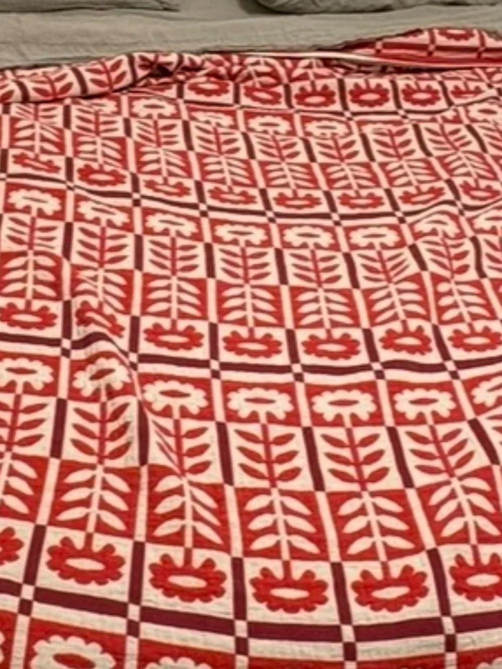 SCHOOLHOUSE STILLWATER QUILT FULL/QUEEN RED